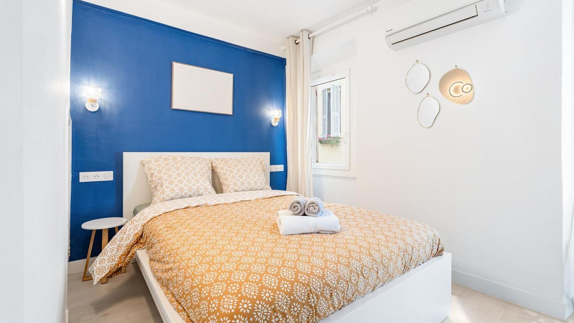Apartment Renting - 6c France - Chic Pedestrian Zone Sea Massena Nice