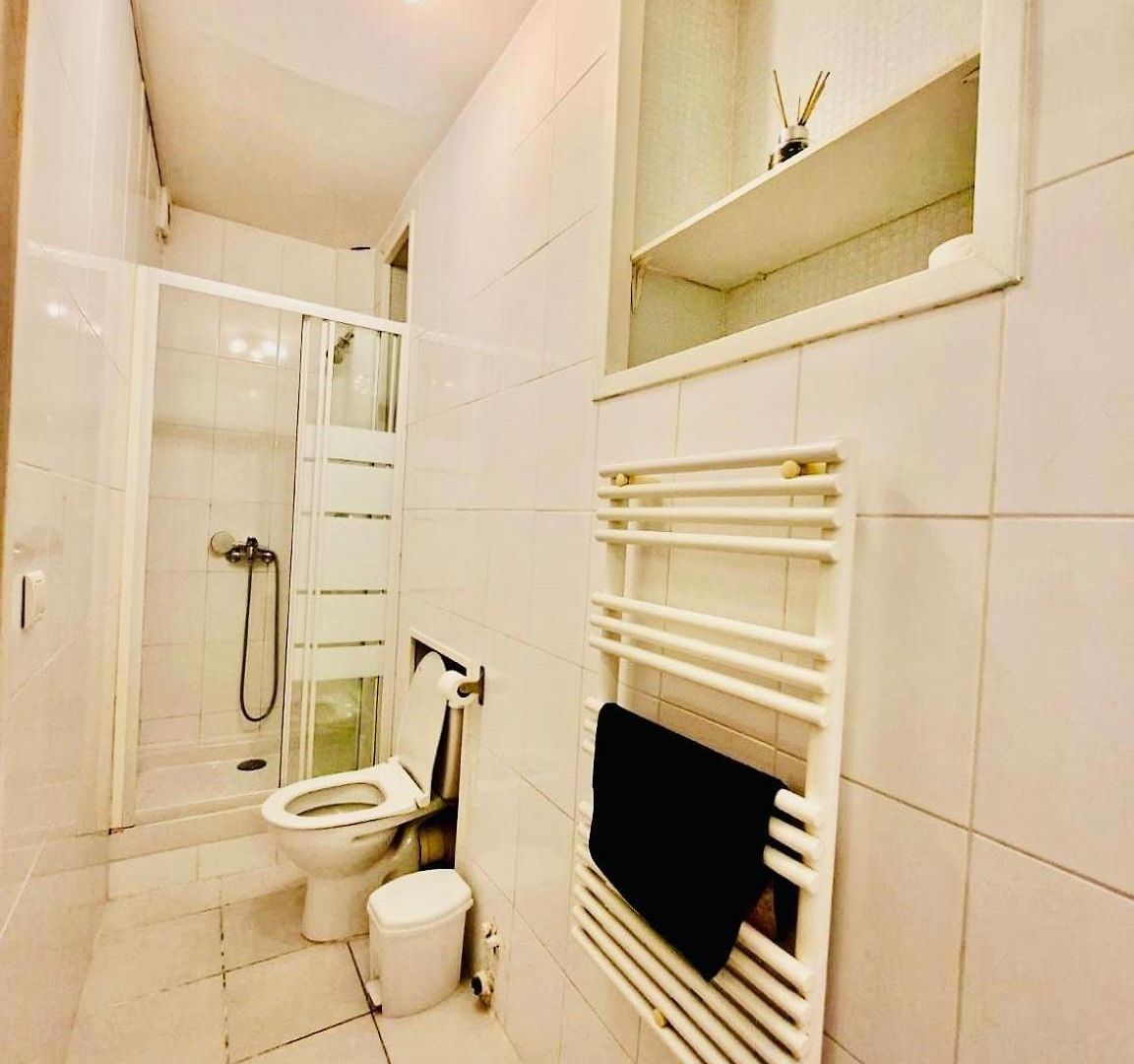 Appartement 2 Pièces En étage Au Centre-ville De Nice
