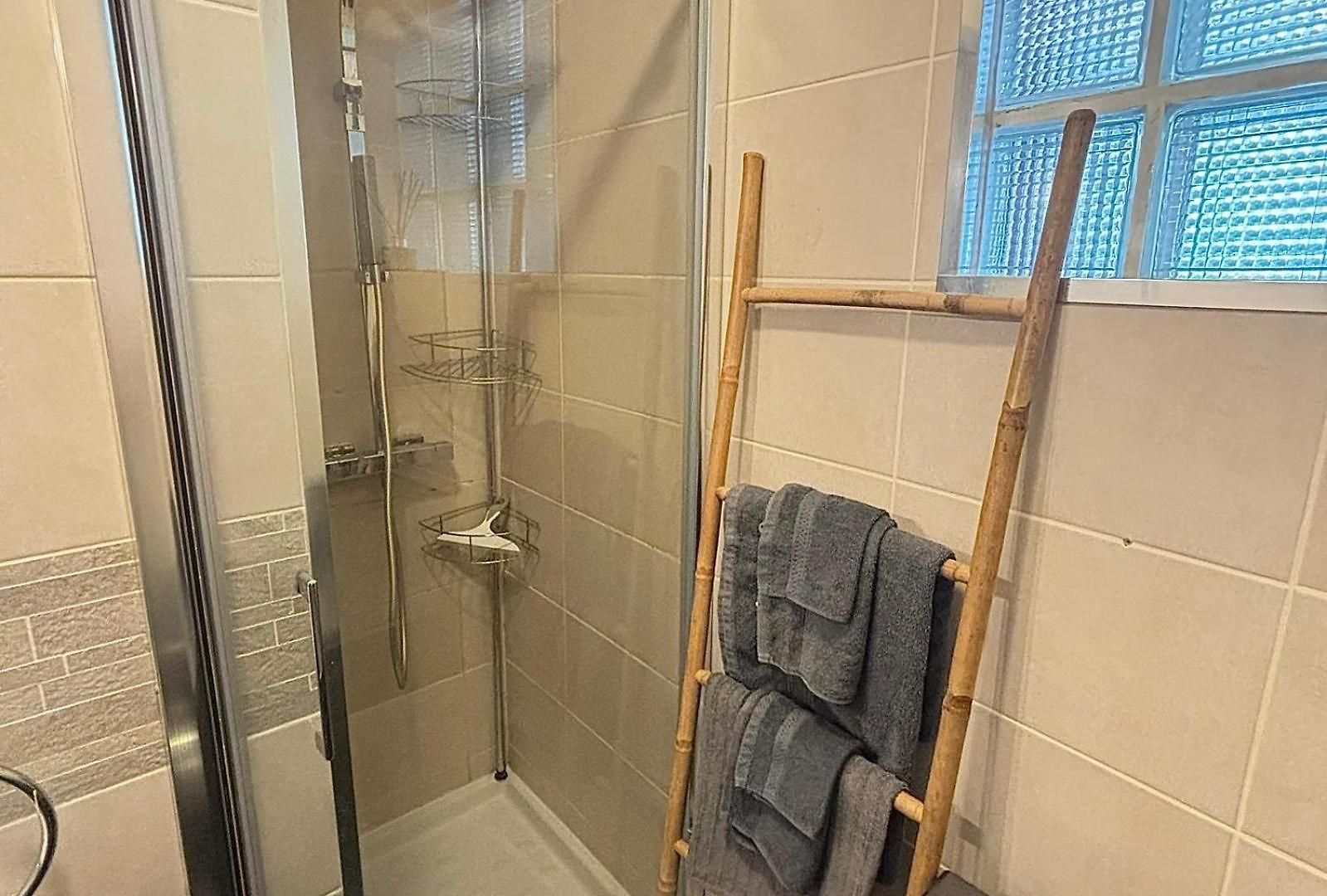 Cosy One Bedroom To