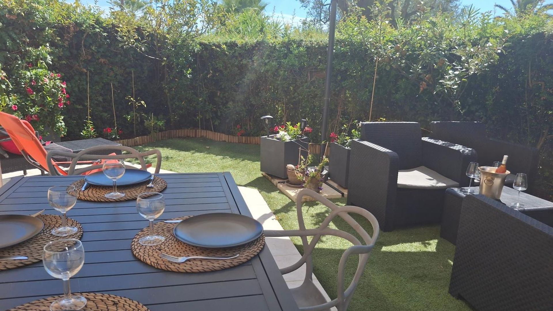 Lovely With Private Garden And A Swimming-pool