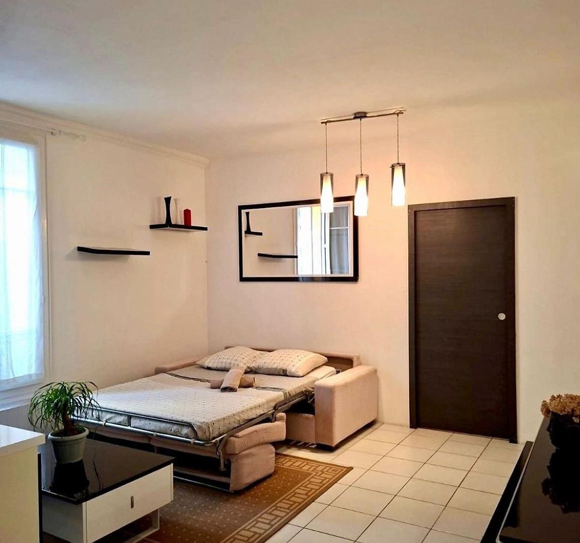 Appartement 2 Pièces En étage Au Centre-ville De *