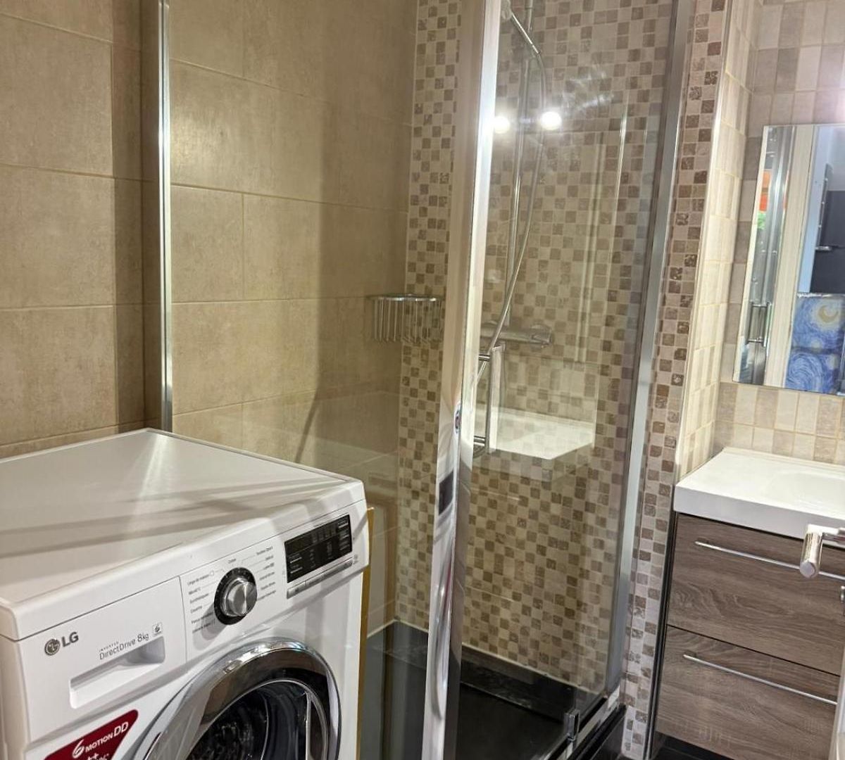 Beautiful 3 Bedroom With Garden Nice