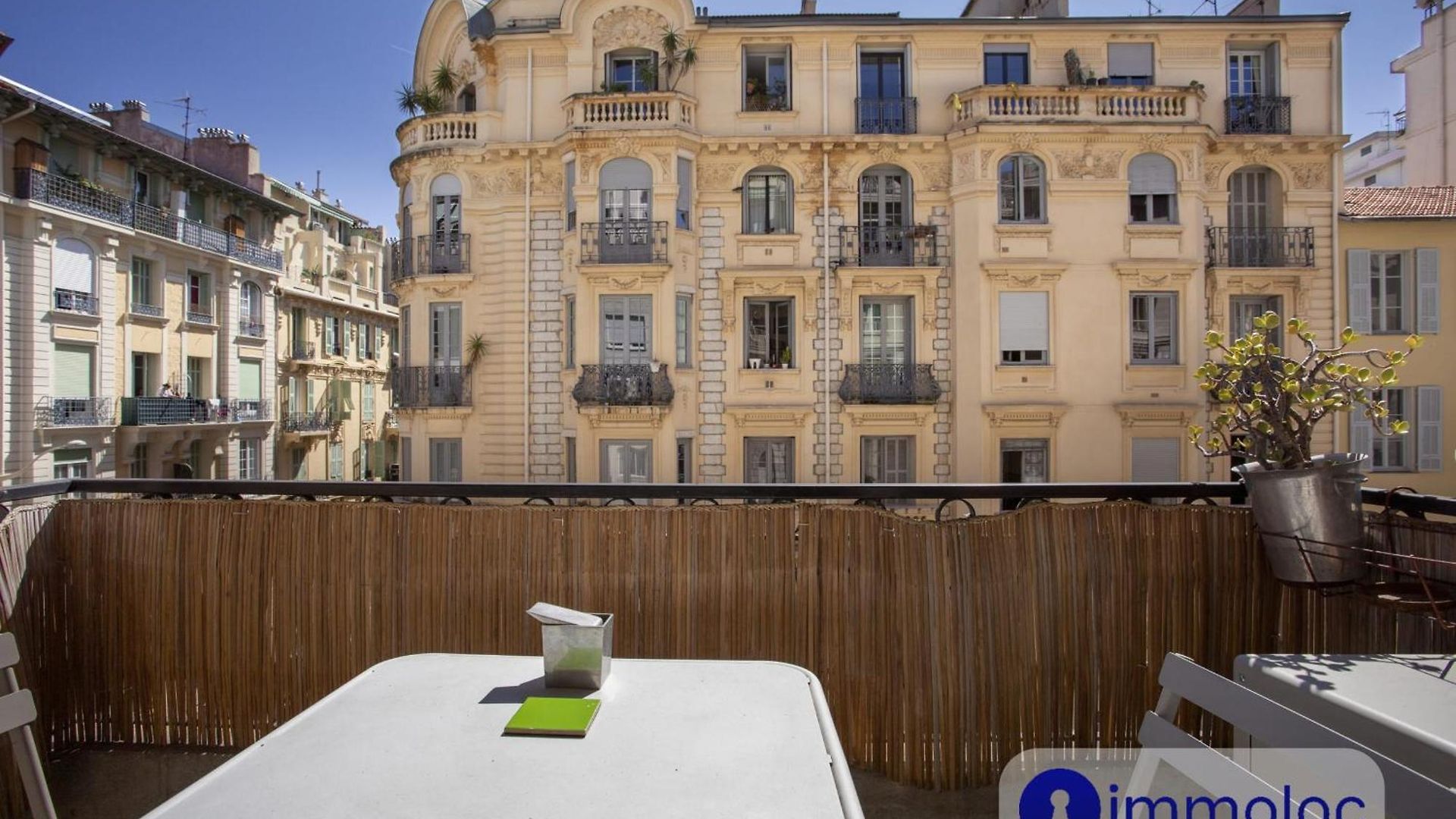 Appartement Neighborhood Liberation