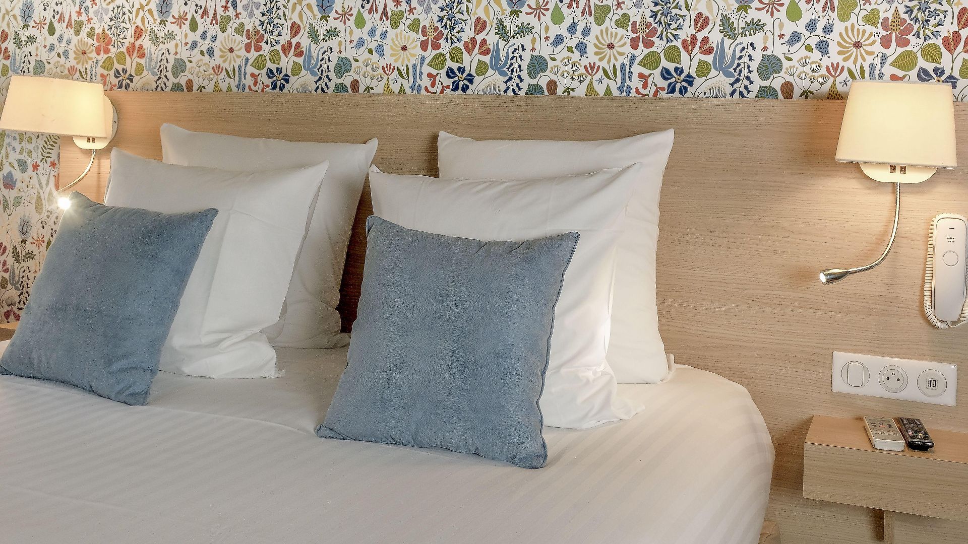 Du Centre Hotel 2*