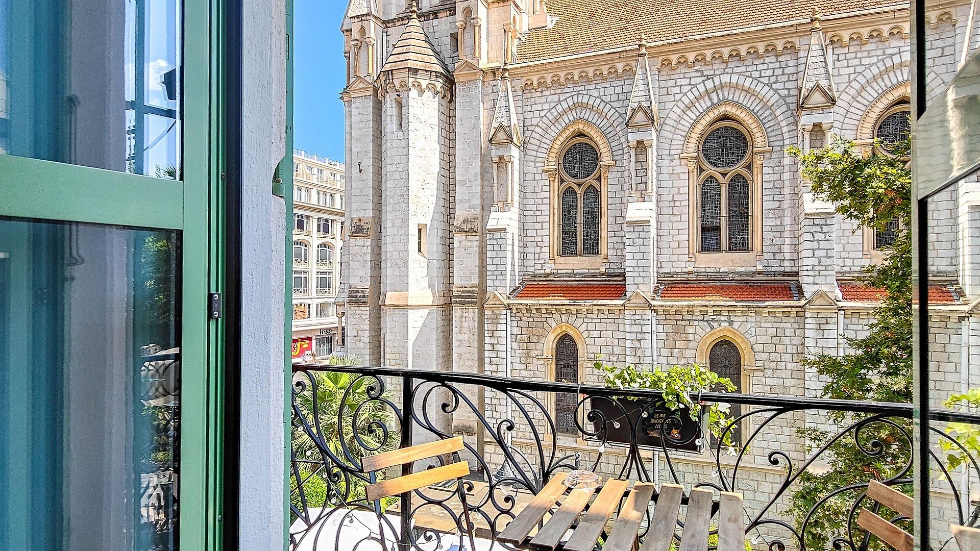 Du Centre Hotel 2*