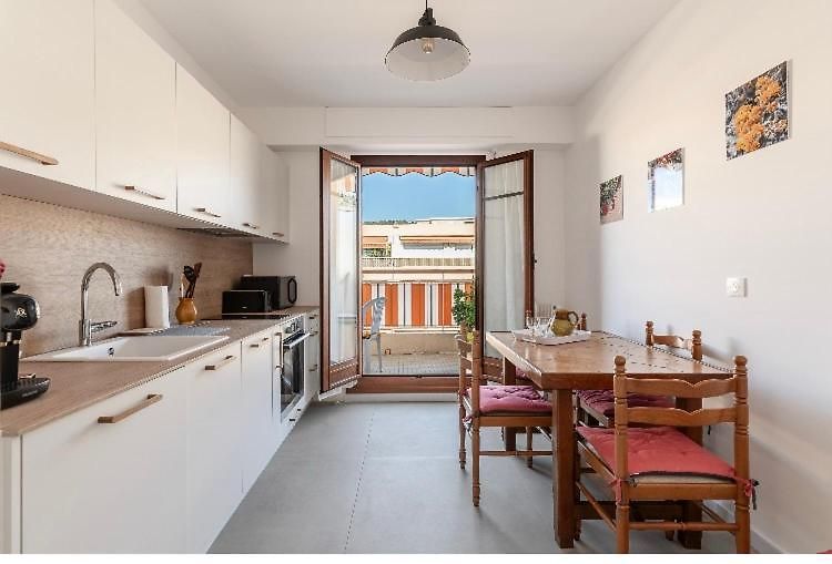 Port Floor Terrace Near Transport Sleeps 4