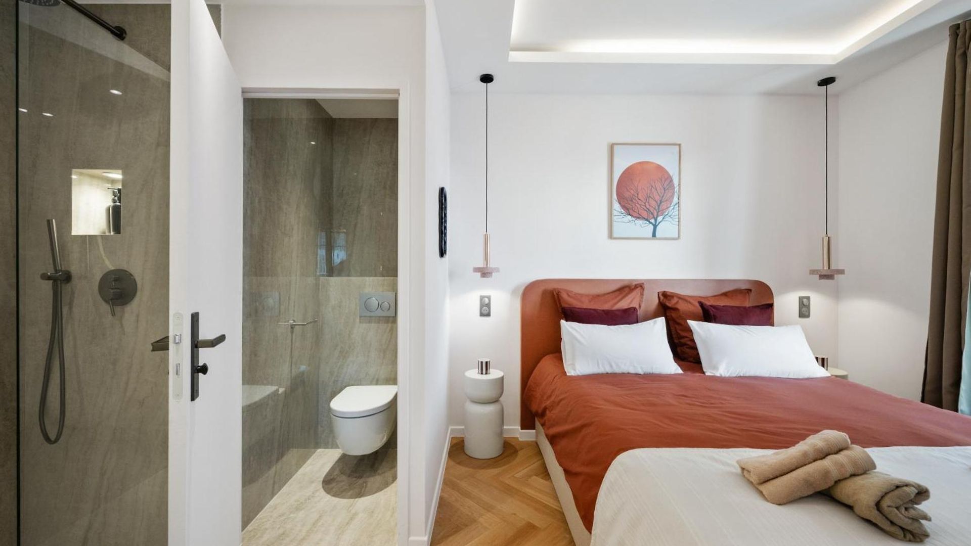 Luxueux, Spacieux Dans Le Quartier Du Port Apartment *
