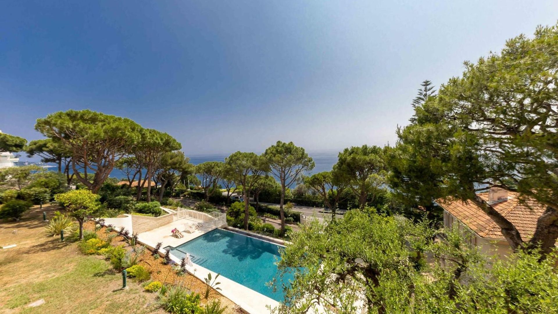 Superb With Exceptional Sea View Nice