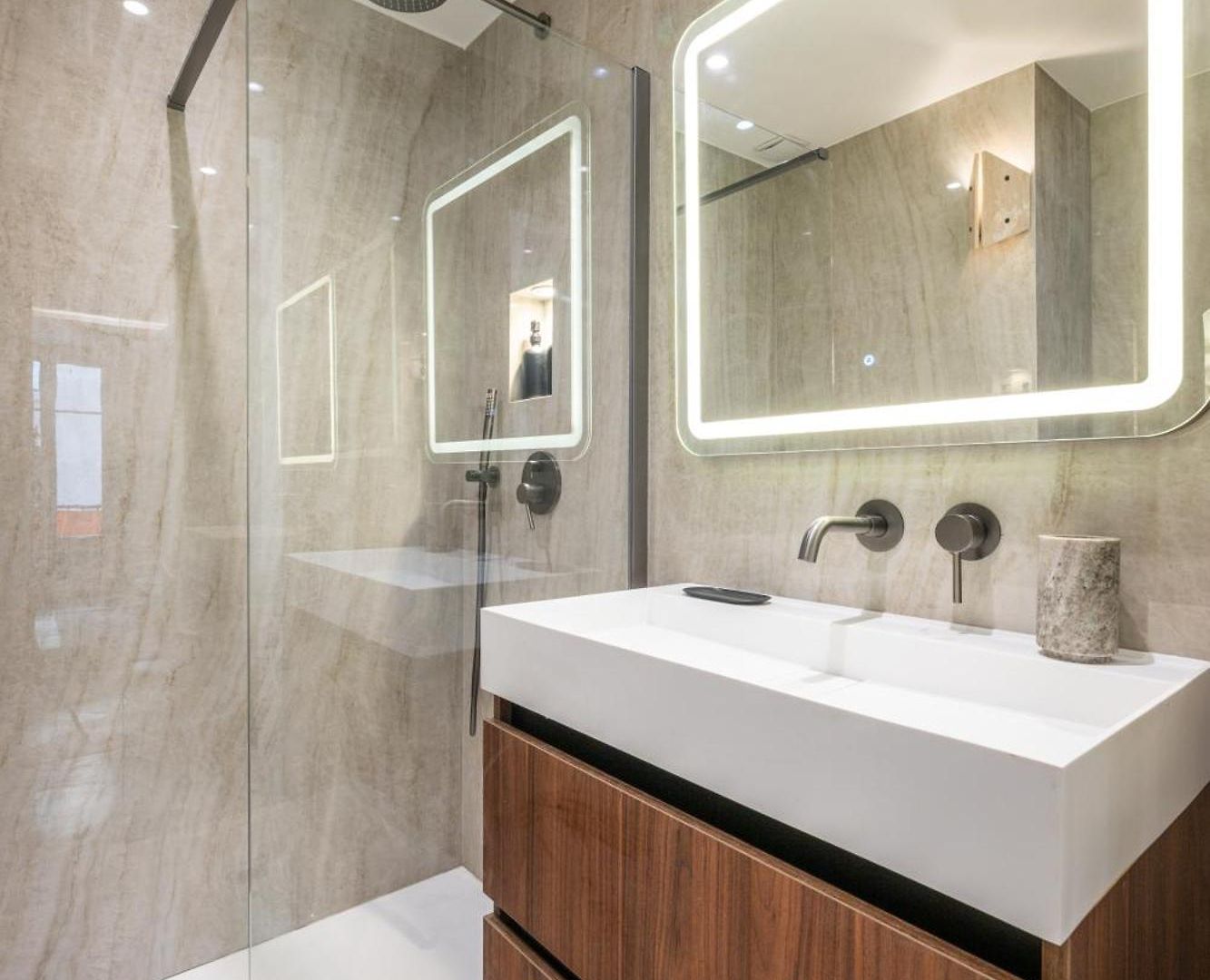 Luxueux, Spacieux Dans Le Quartier Du Port Apartment Nice
