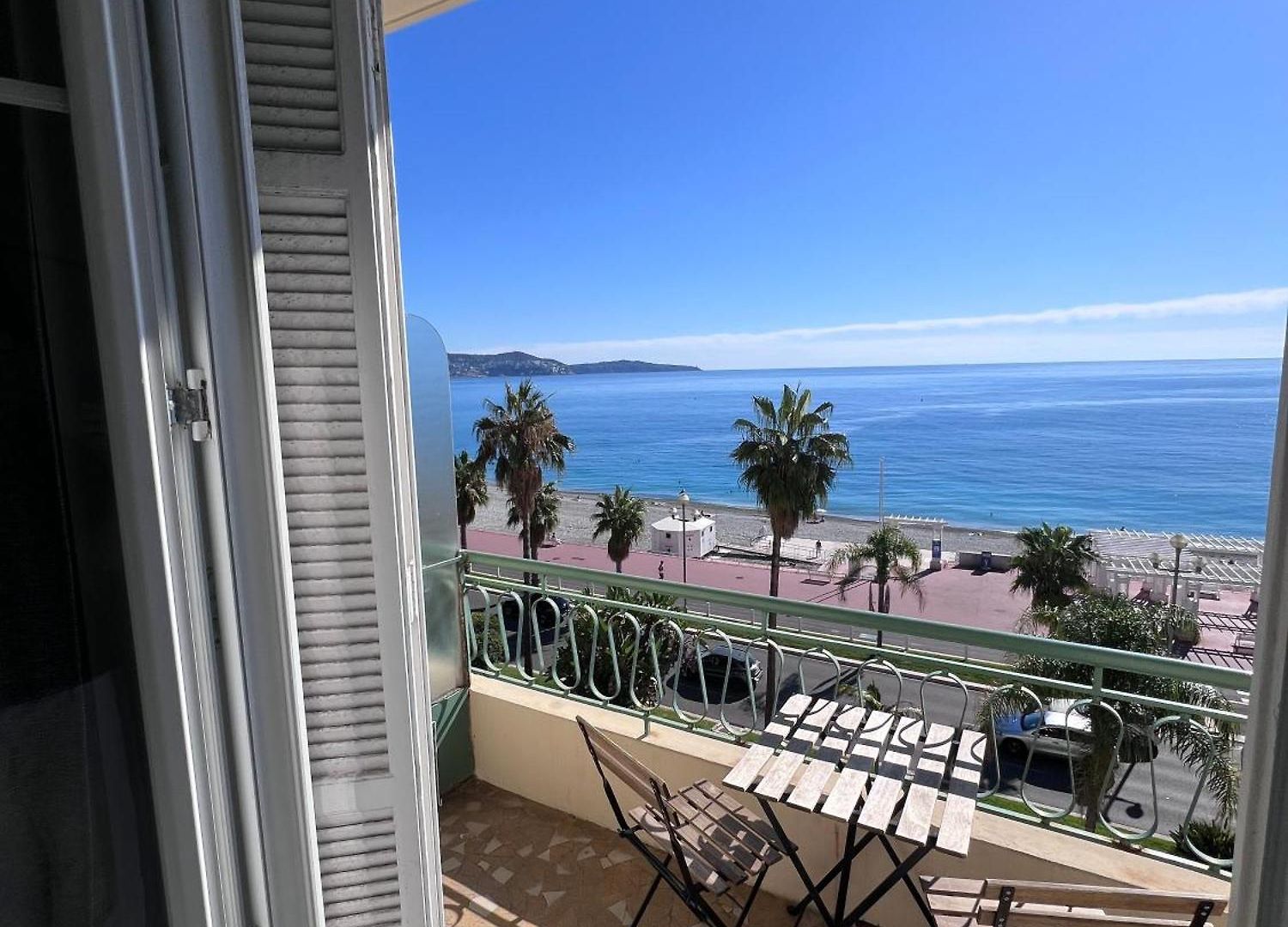 Prestige Sur La Promenade Des
