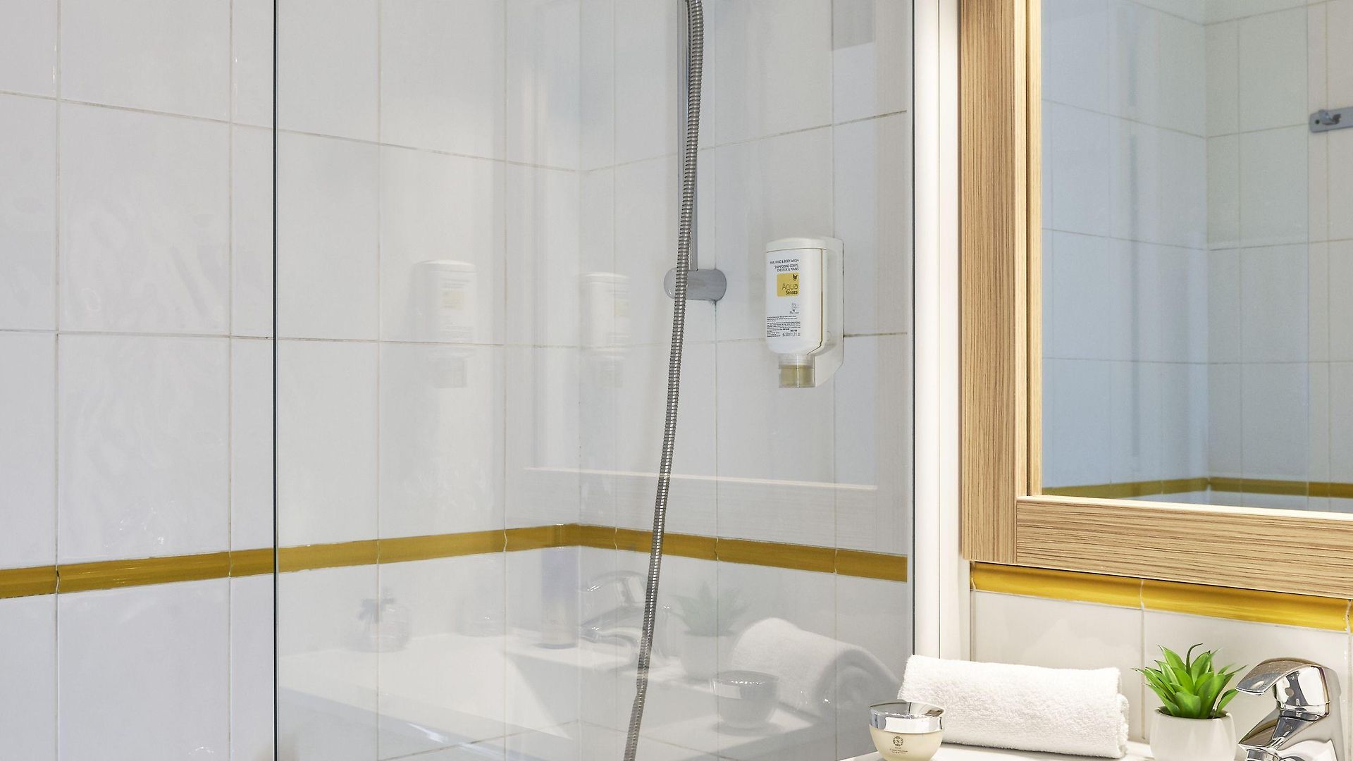 Adagio Access Magnan