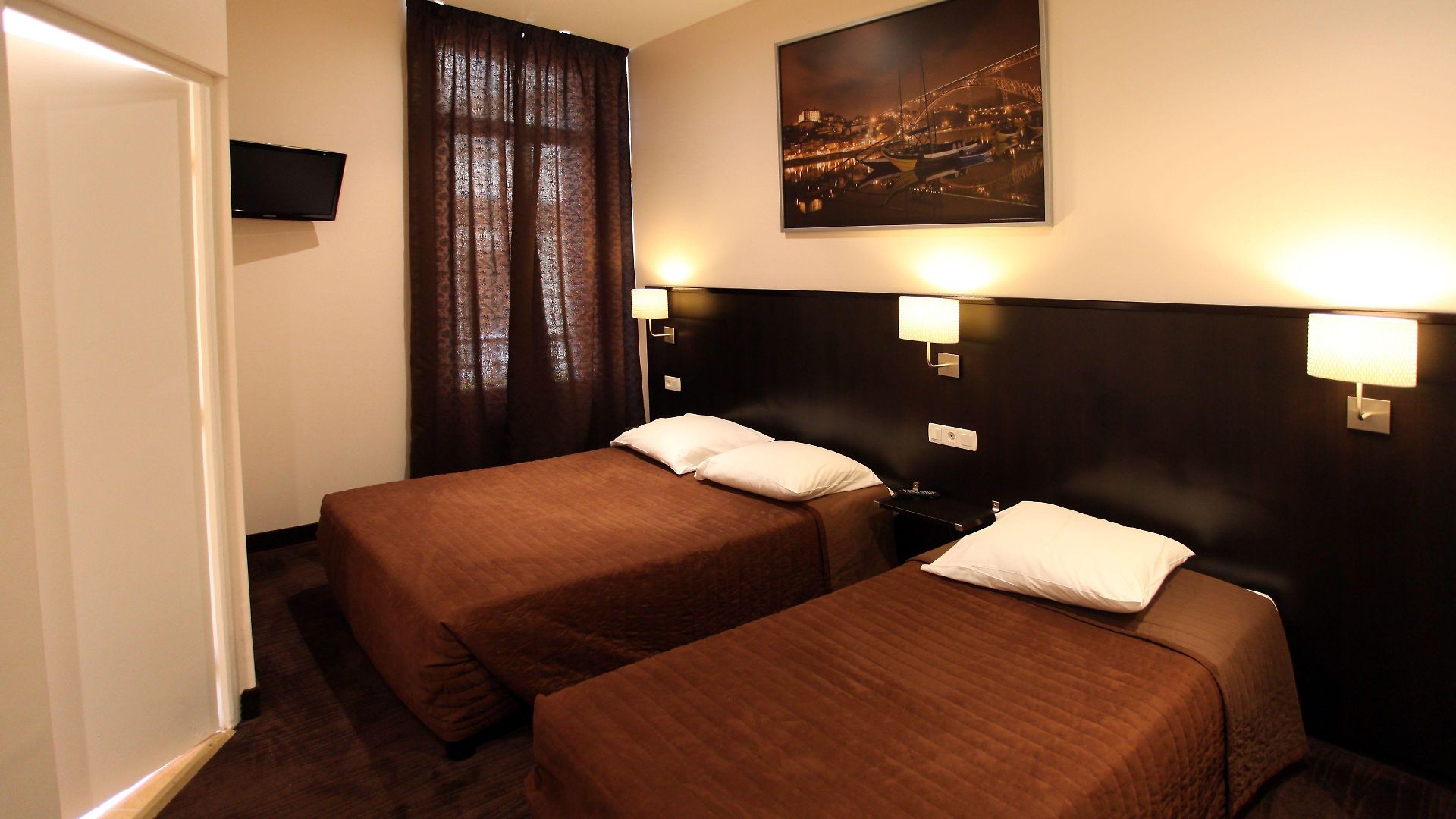 Trocadero Hotel 2*