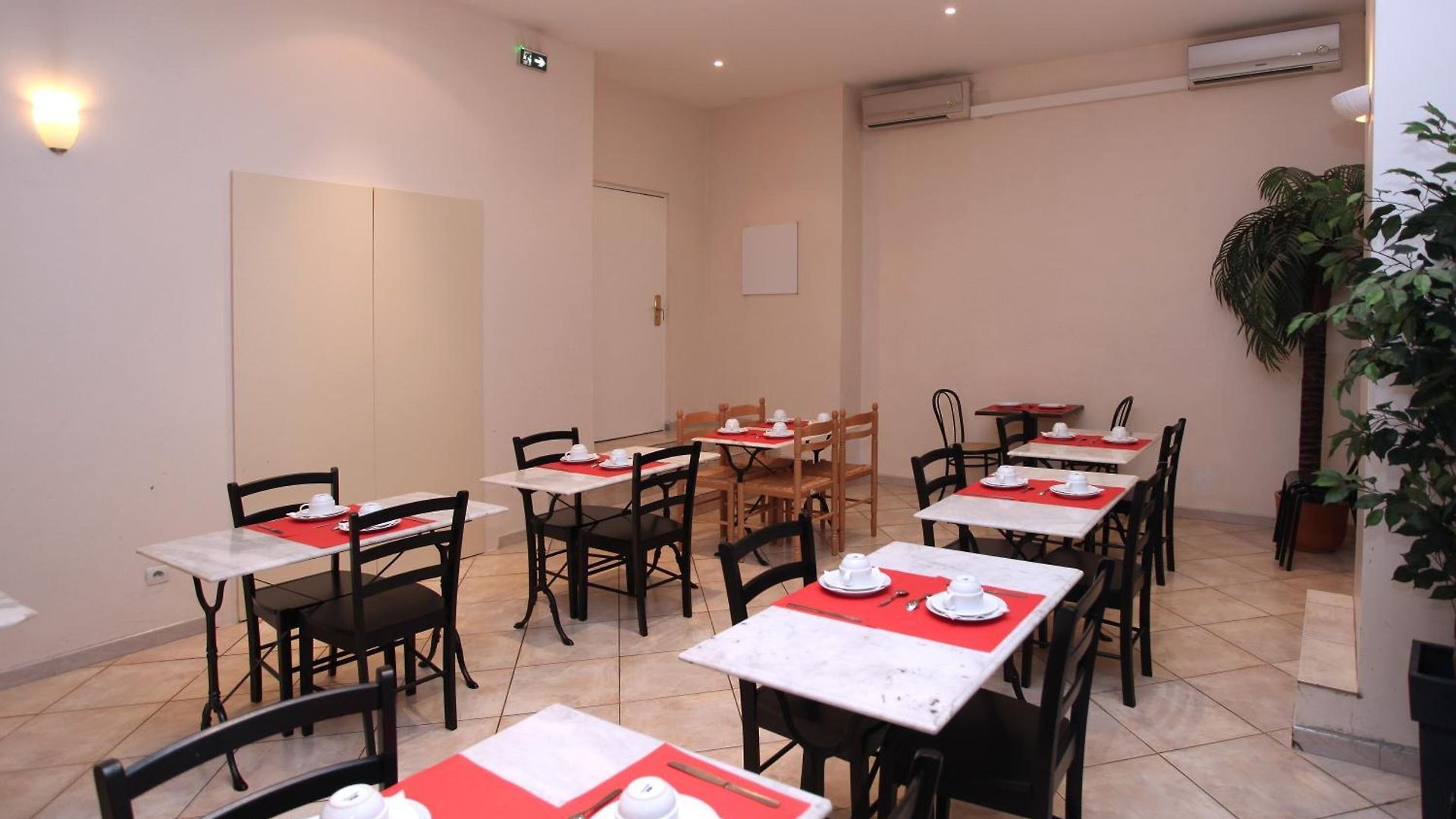 Hotel Trocadero 2*