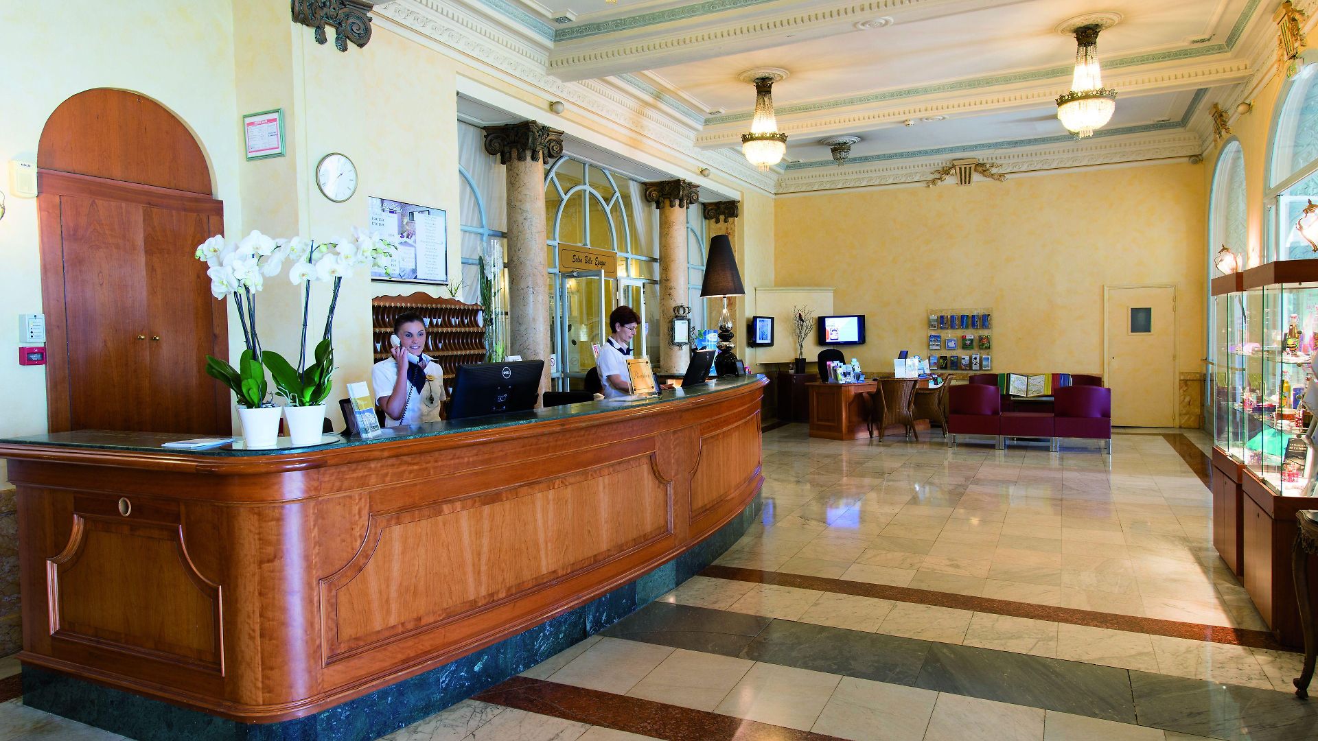 Le Royal Promenade Des Hotel 3*