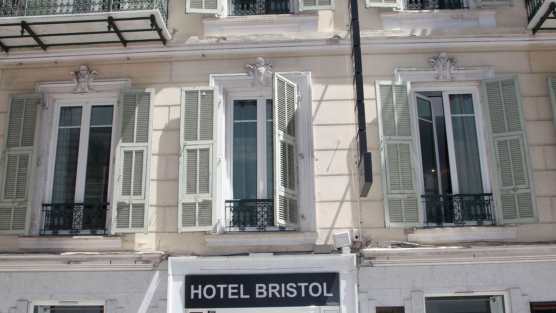 Bristol Hotel 3*