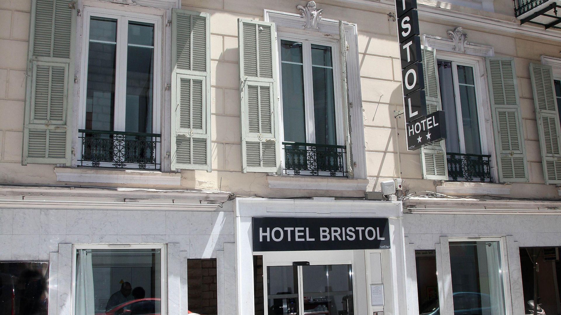 Bristol Hotel 3*
