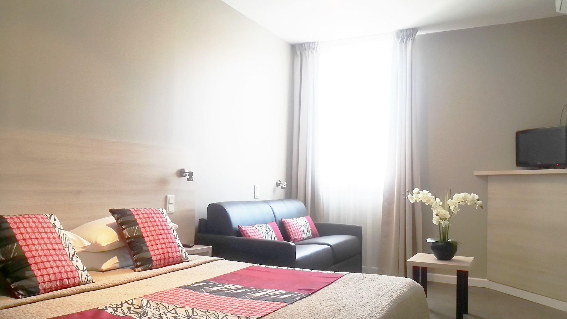 Helvétique Hotel