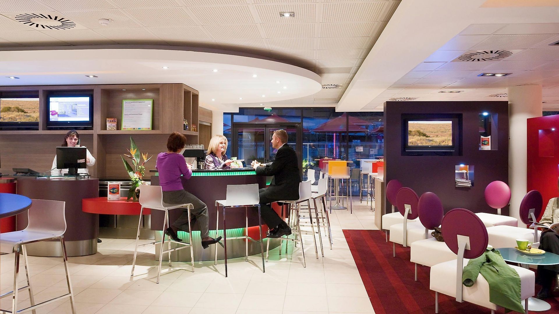 Ibis Styles Aéroport Arenas 3*