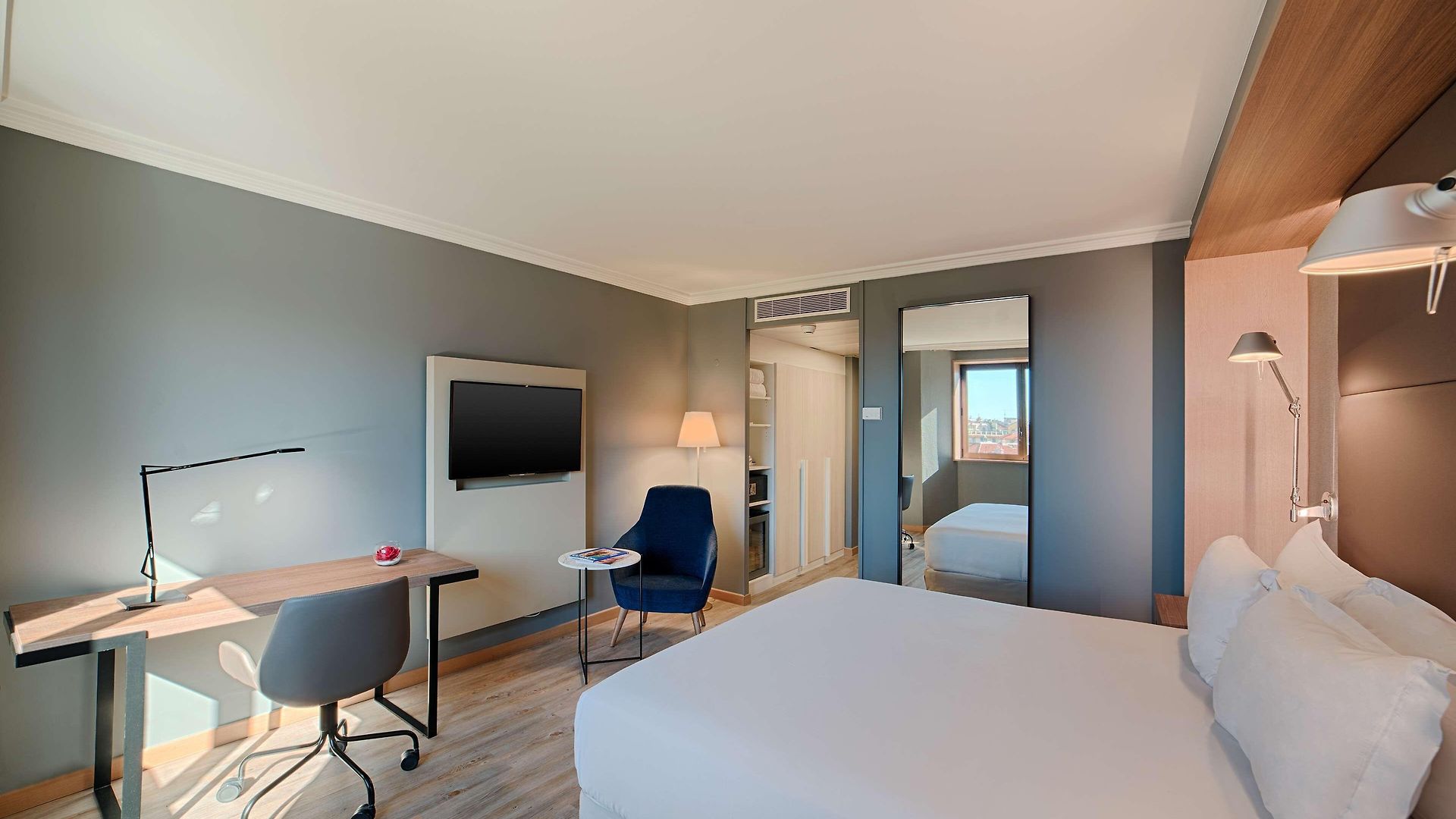 Hotel Nh 4*