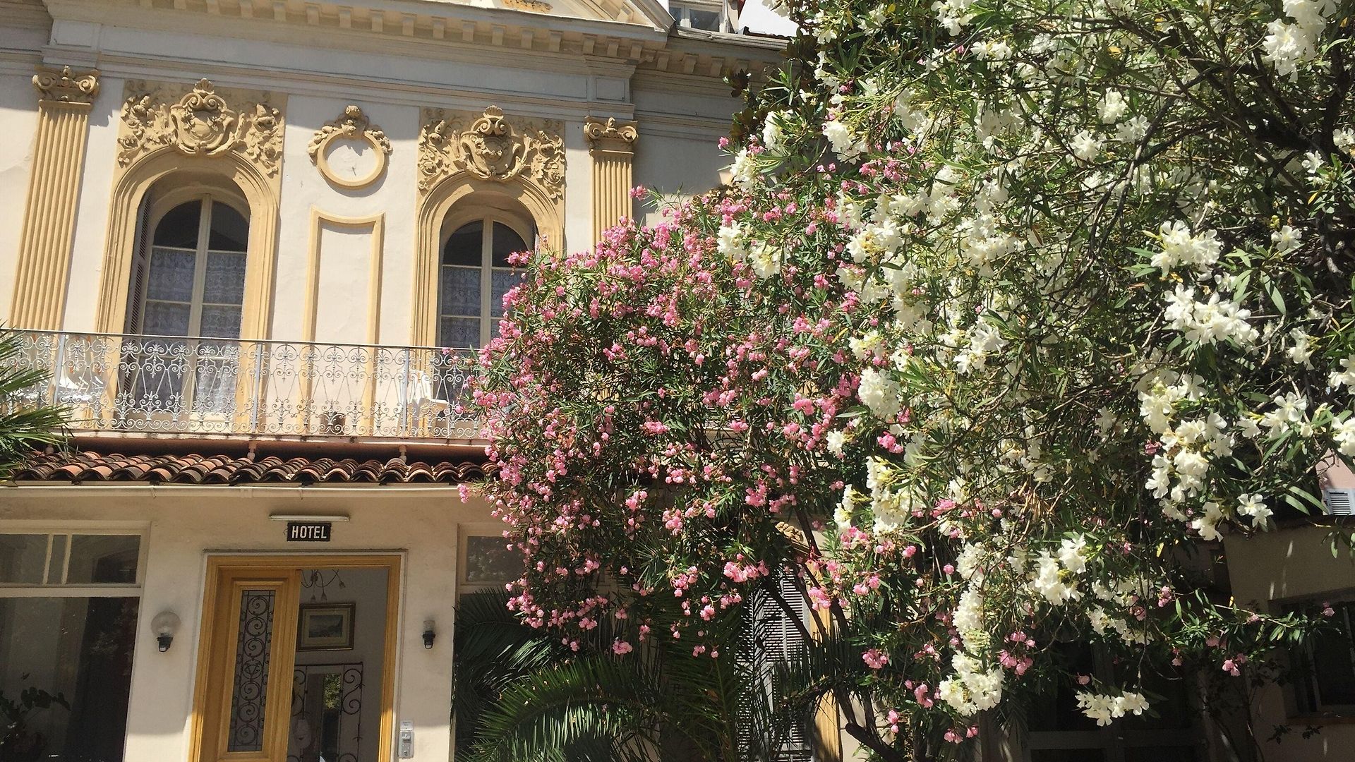 Belle Meunière Hotel *