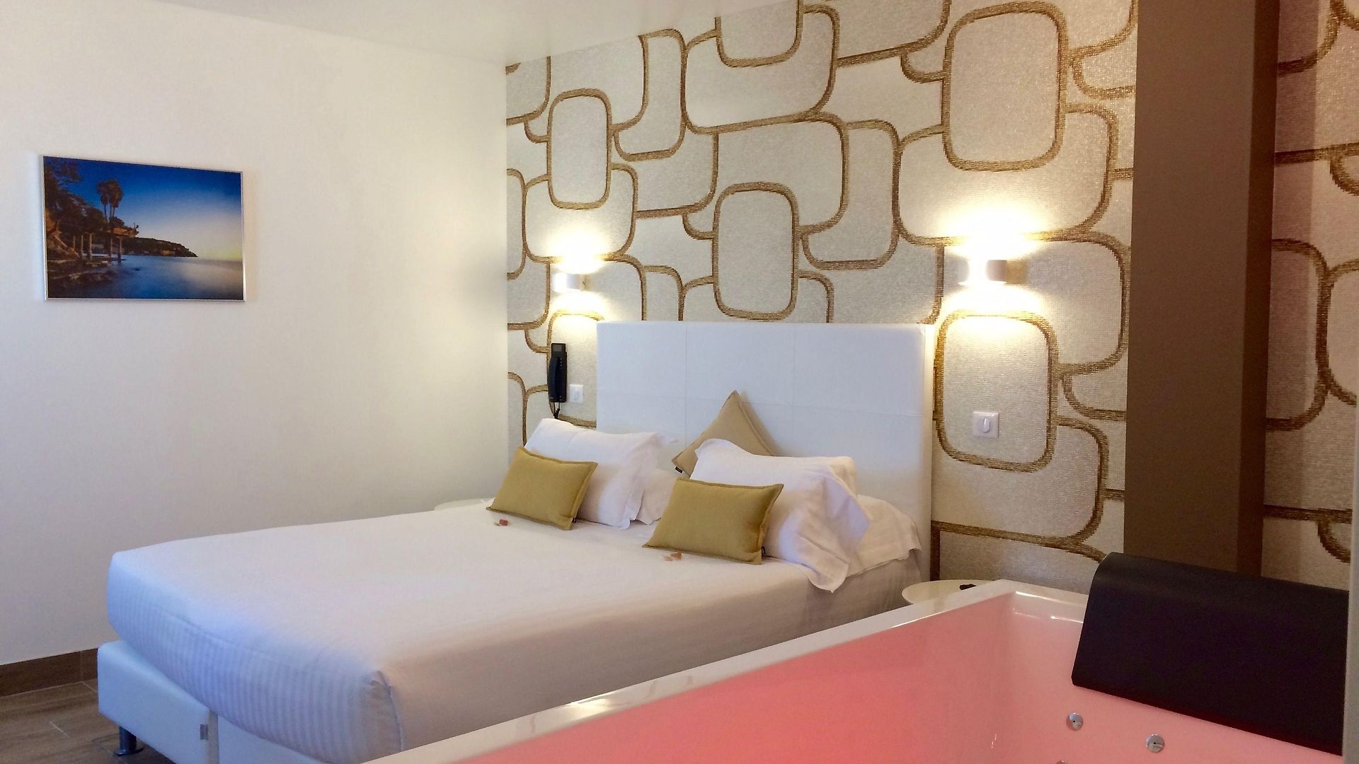 Rose Hotel