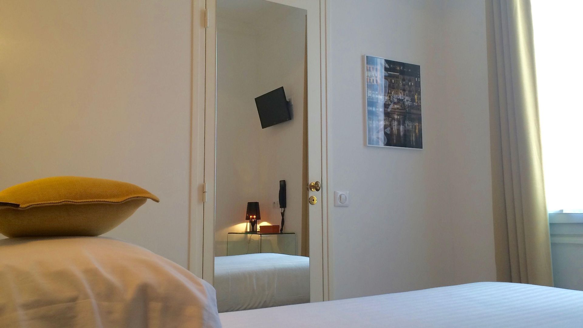 Rose Hotel