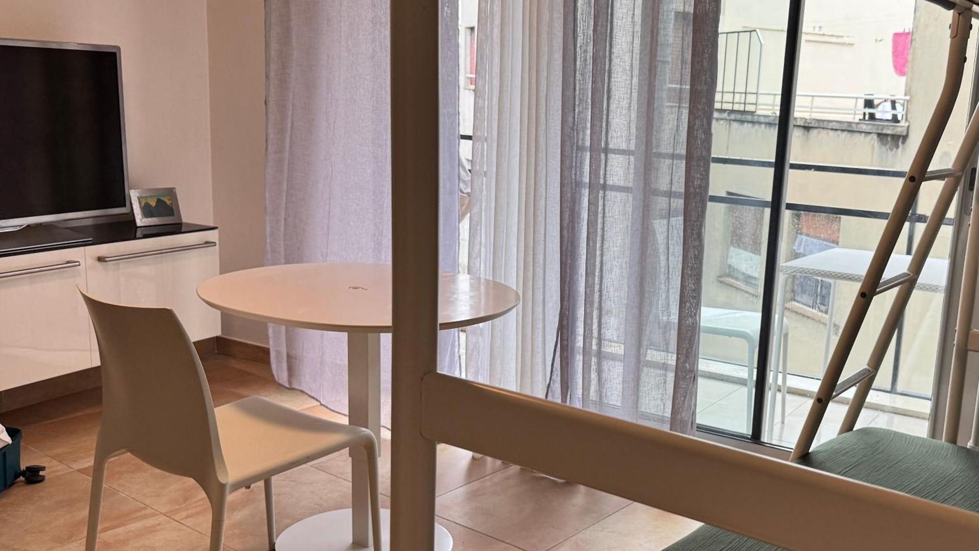 Gambetta Promenade Modern Near With Parking *