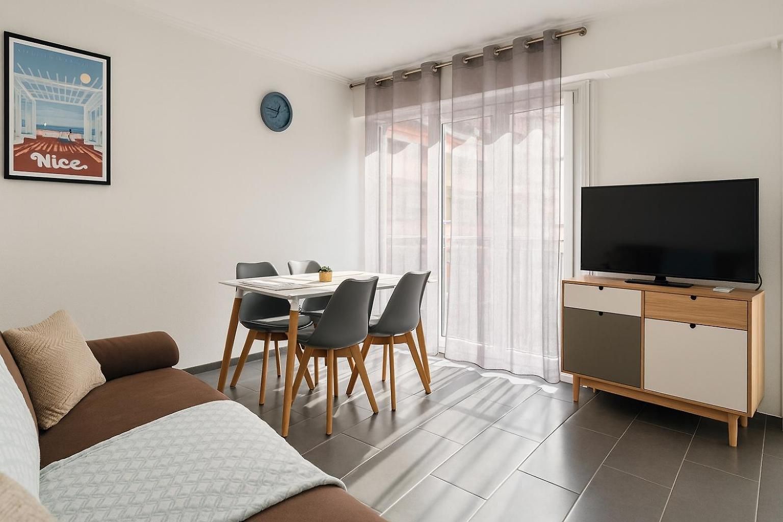 Confortable Avec Balcon - Proche Gare Riquier Sncf Apartment *