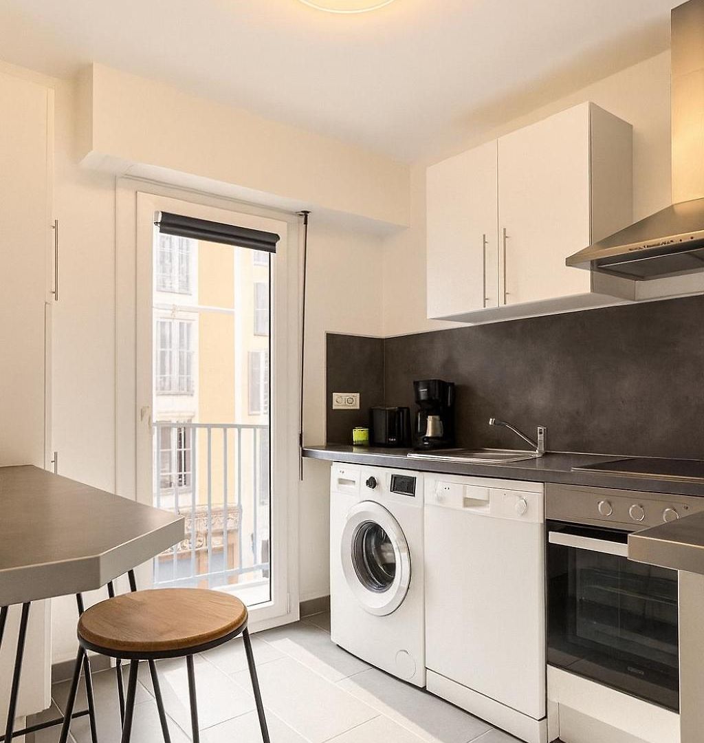 Apartment Confortable Avec Balcon - Proche Gare Riquier Sncf Nice