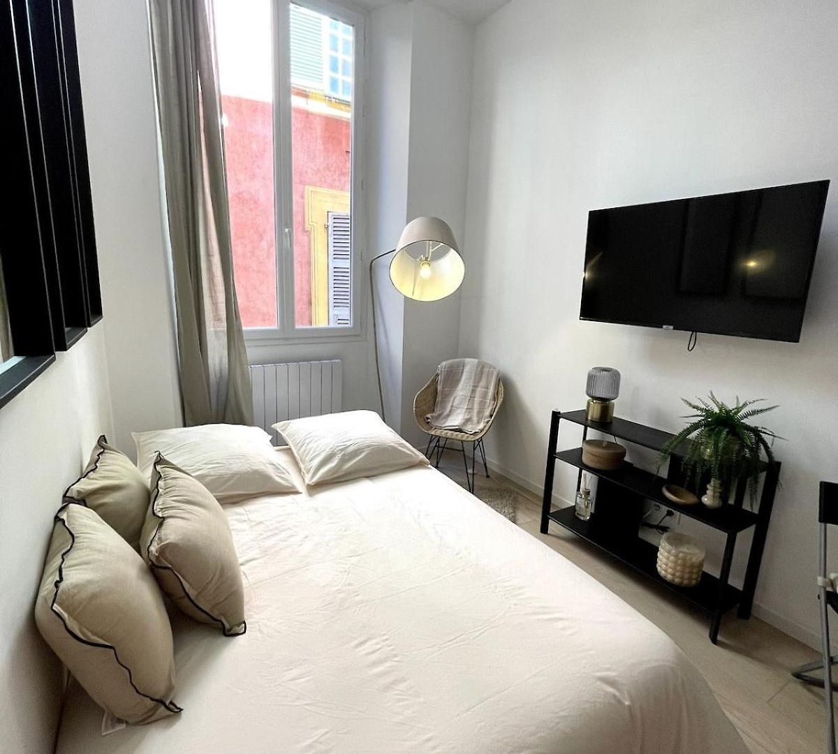 Appartement Vieux-nice Proche De La Et Cours Saleya *