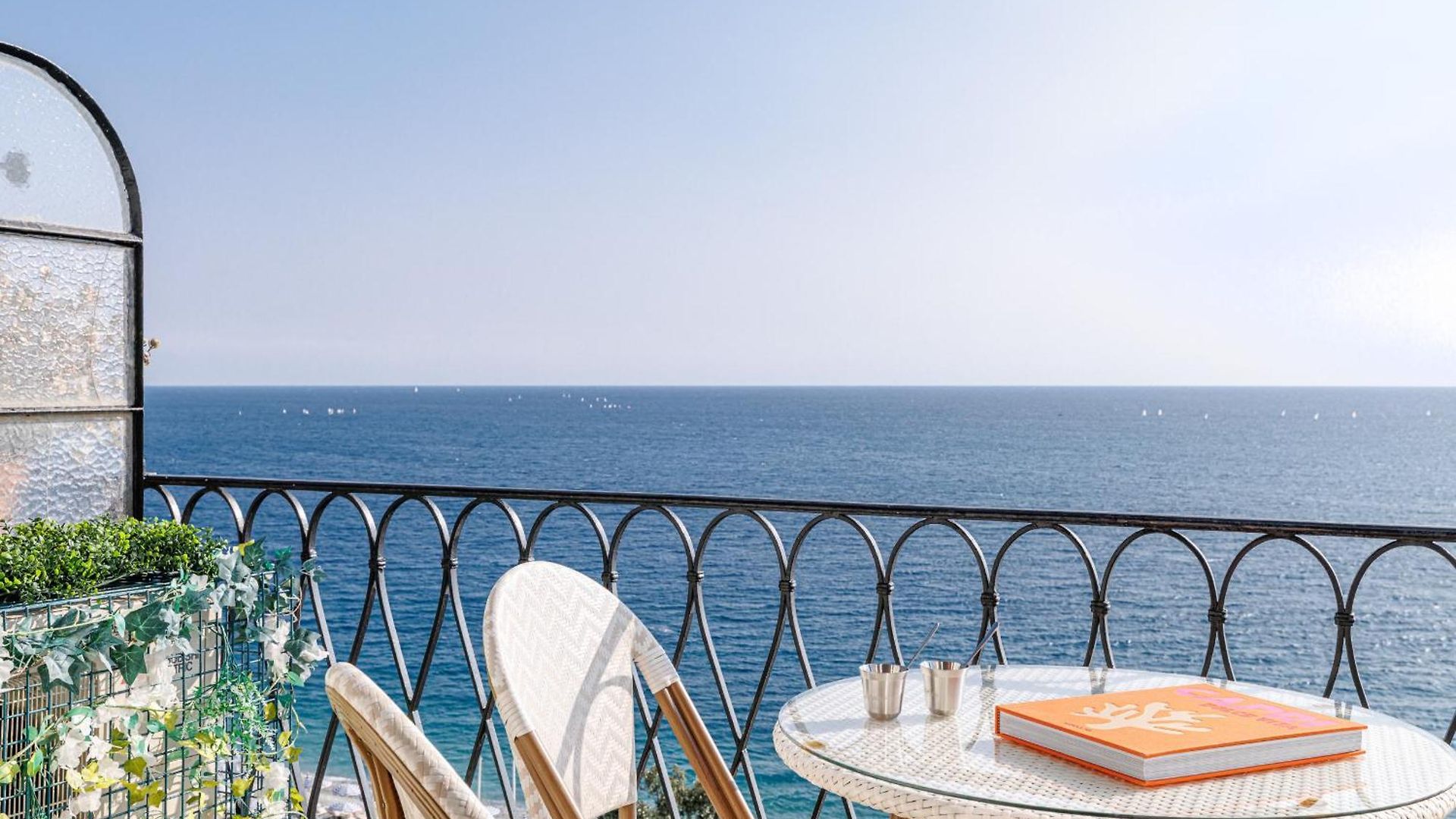 Outstanding View On The Promenade - Awesome 2 Bdr * Nice