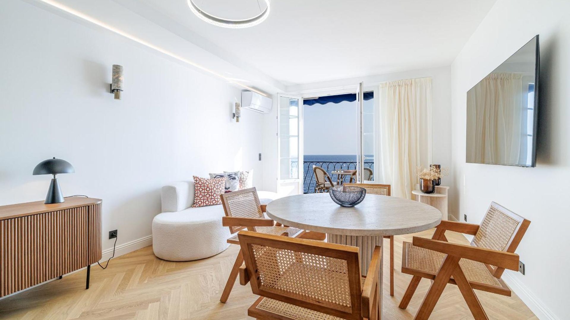Outstanding View On The Promenade - Awesome 2 Bdr * Nice