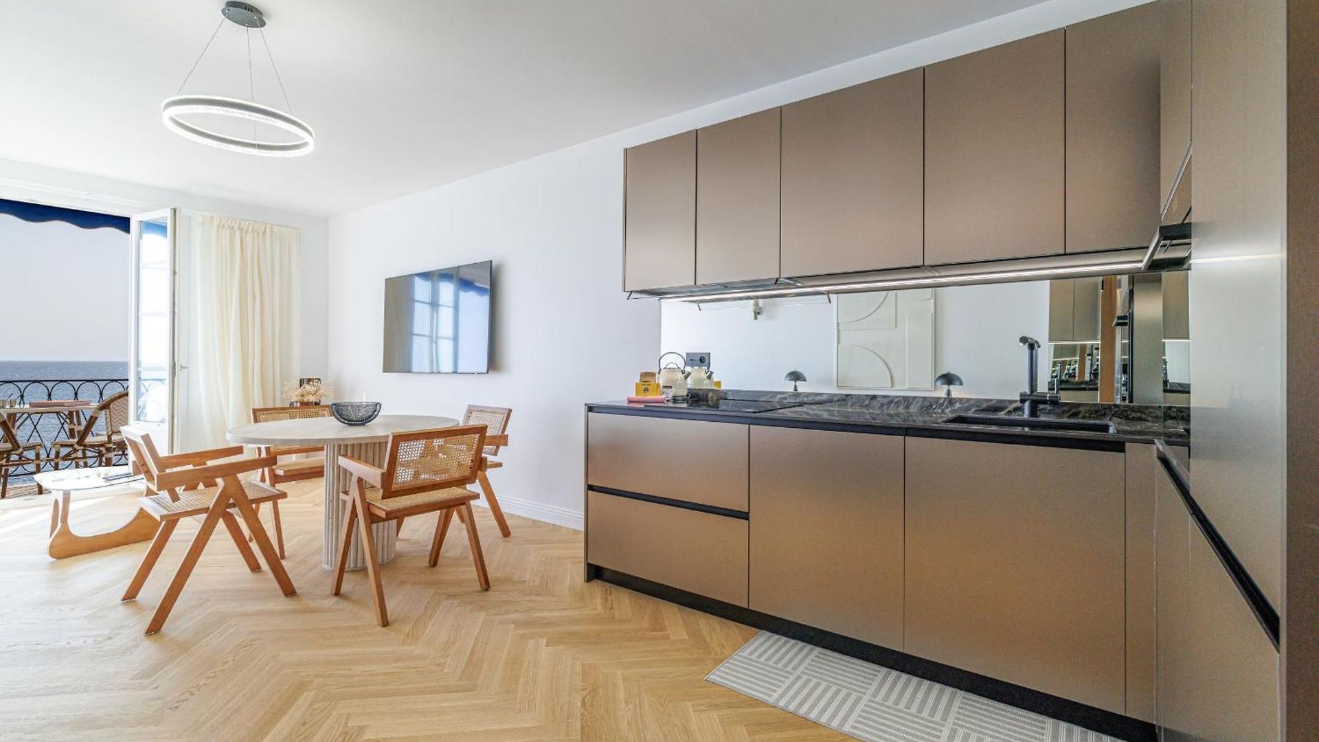 Outstanding View On The Promenade - Awesome 2 Bdr * Nice