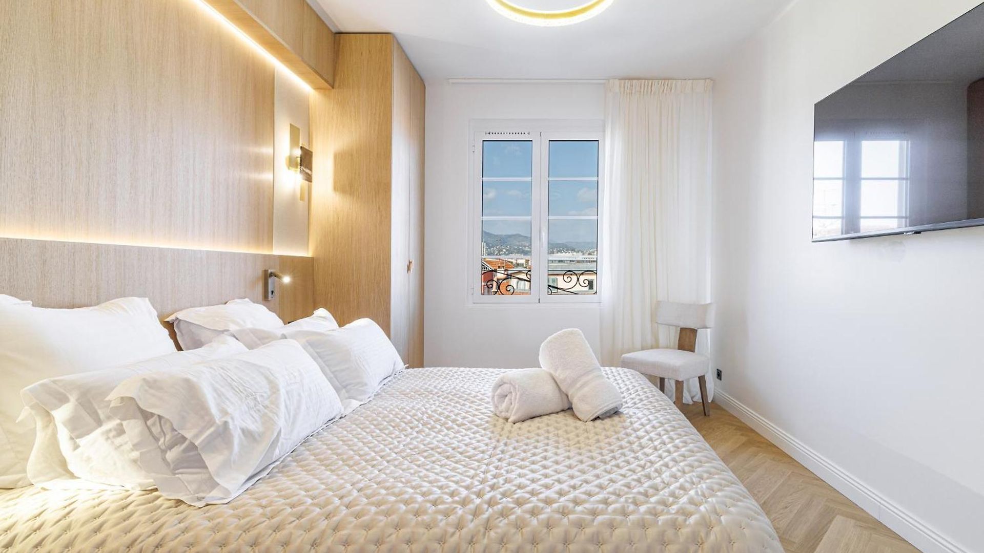 Outstanding View On The Promenade - Awesome 2 Bdr * Nice