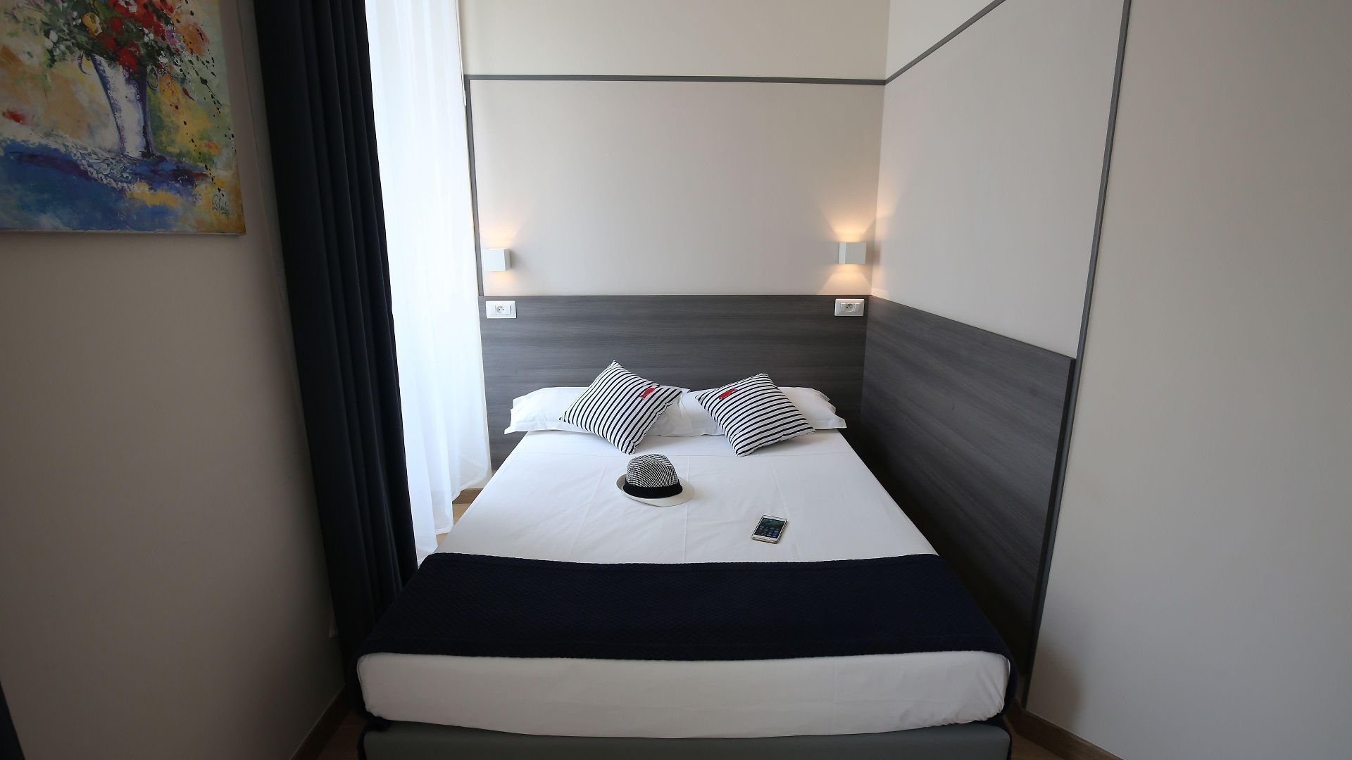 Boutique Neptune 2* Nice