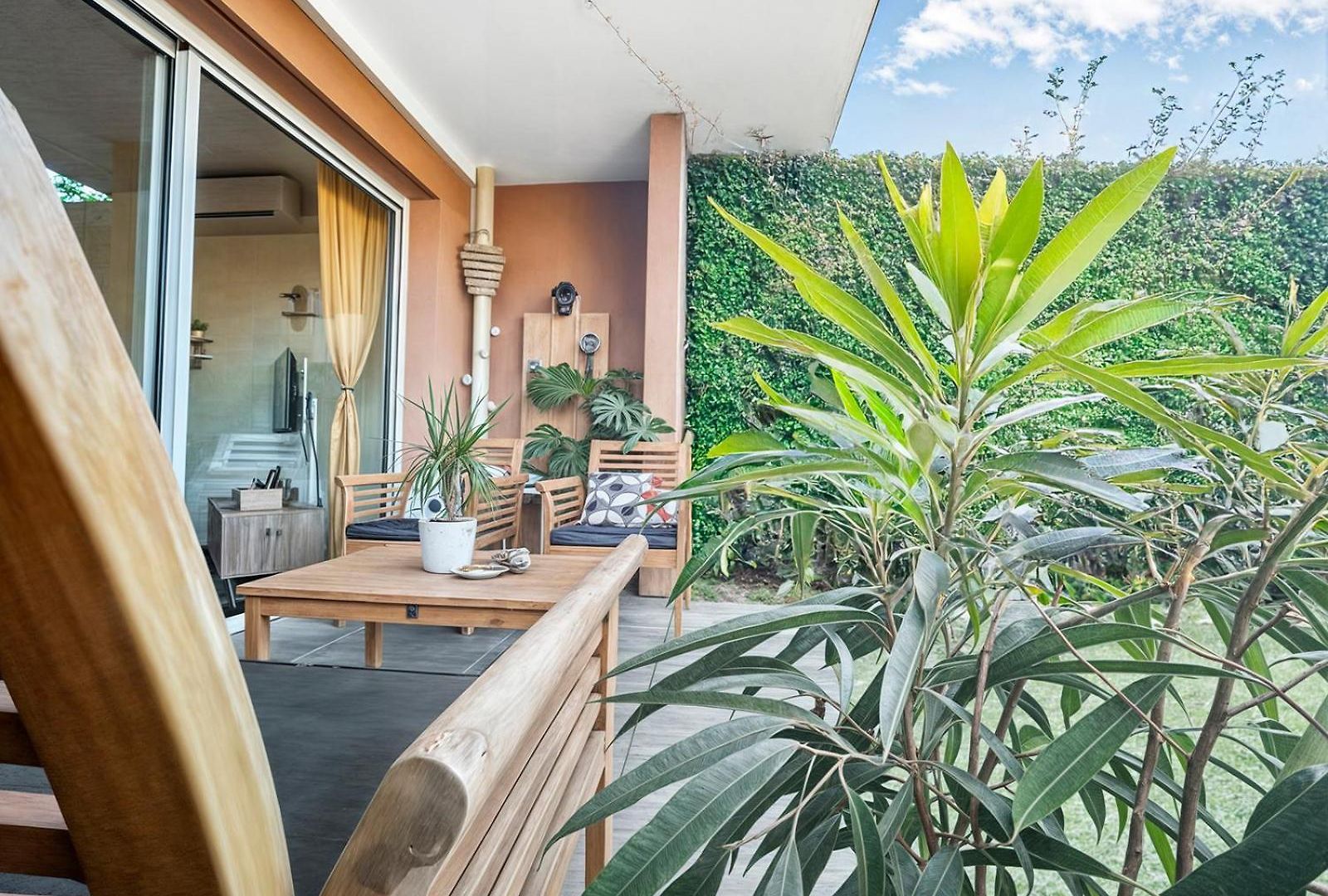 Fabron Et Résidence De Luxe Avec Piscine