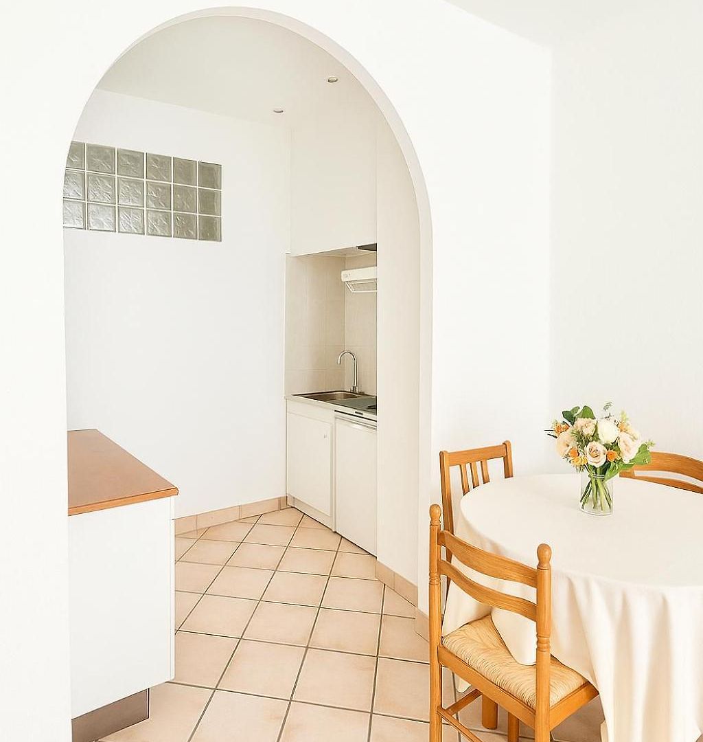 Charming & Roomy With Balcony Heart Of
