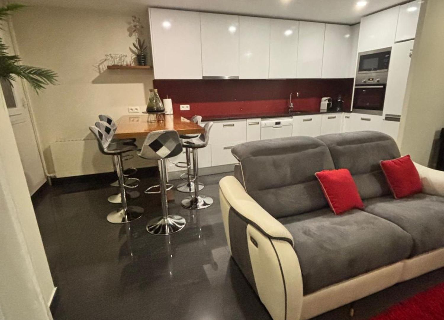Apartment Luxueux Entier 3 *