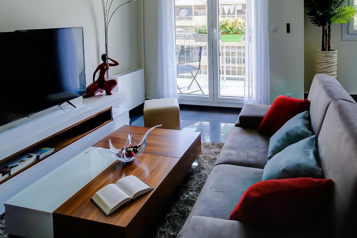 Apartment Luxueux Entier 3 *