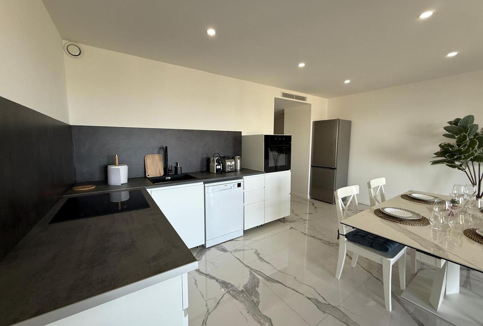 Apartment Sea View, Modern And Terrace *