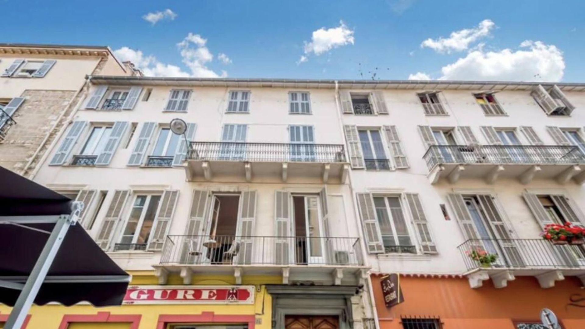 In The Heart Of Close To Amenities Nice