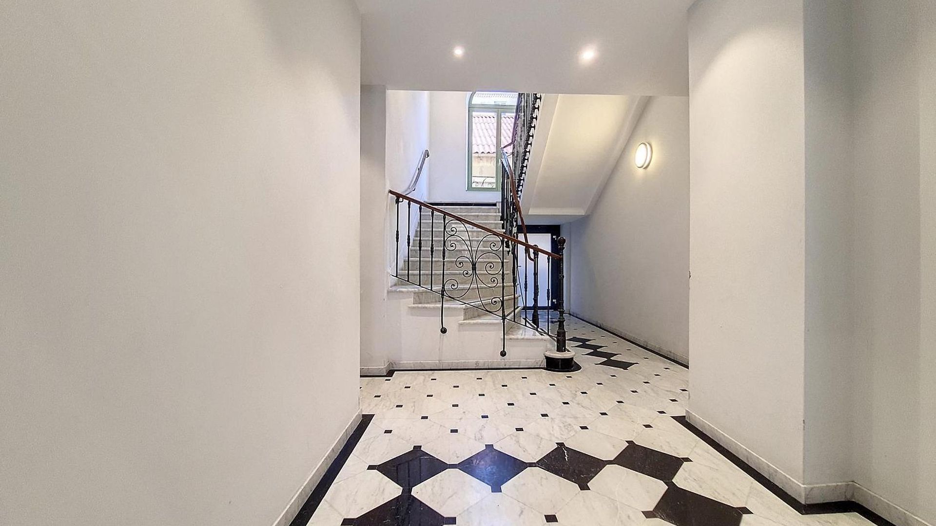 Nestor&jeeves - To Meet - Floor - Appartement