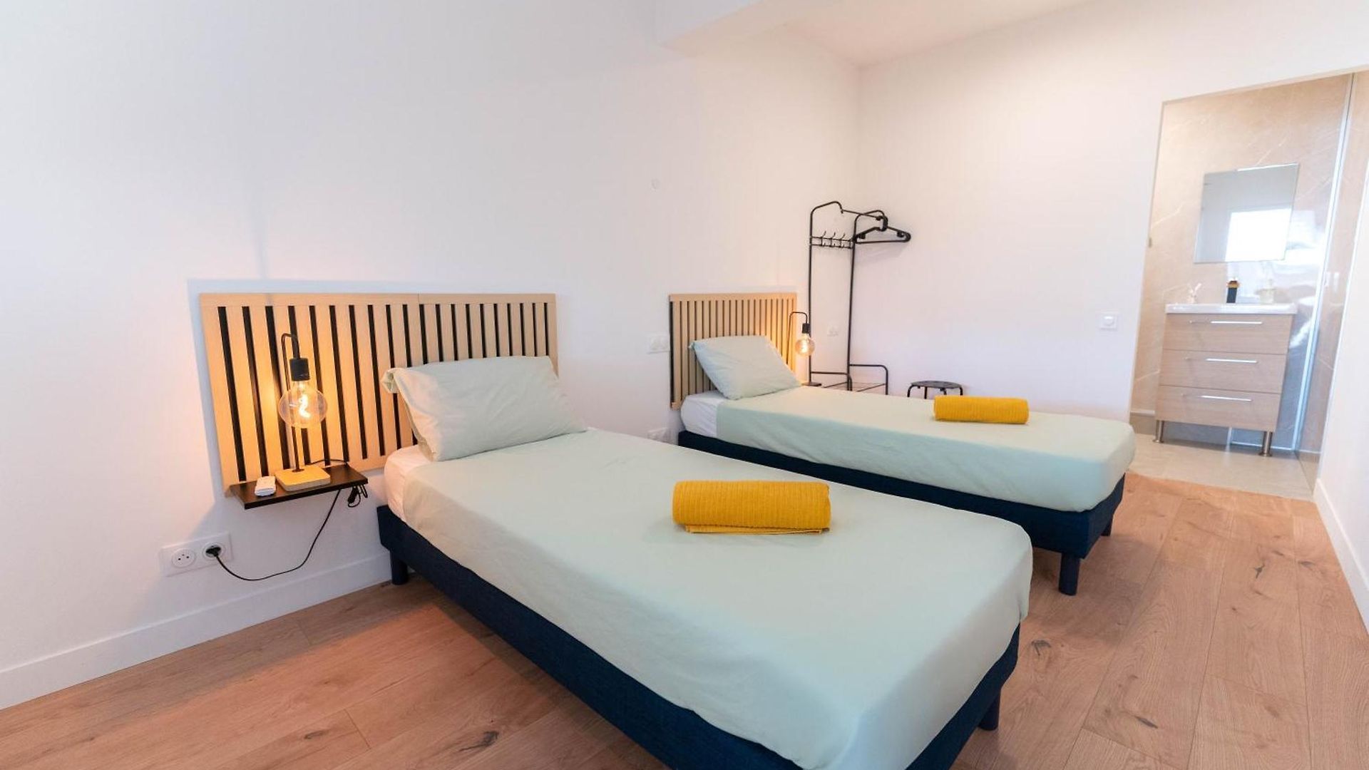 Grand Idéal Famille, Proche Plage, Bon Emplacement Pour Visiter La Côte D'azur Appartement Nice