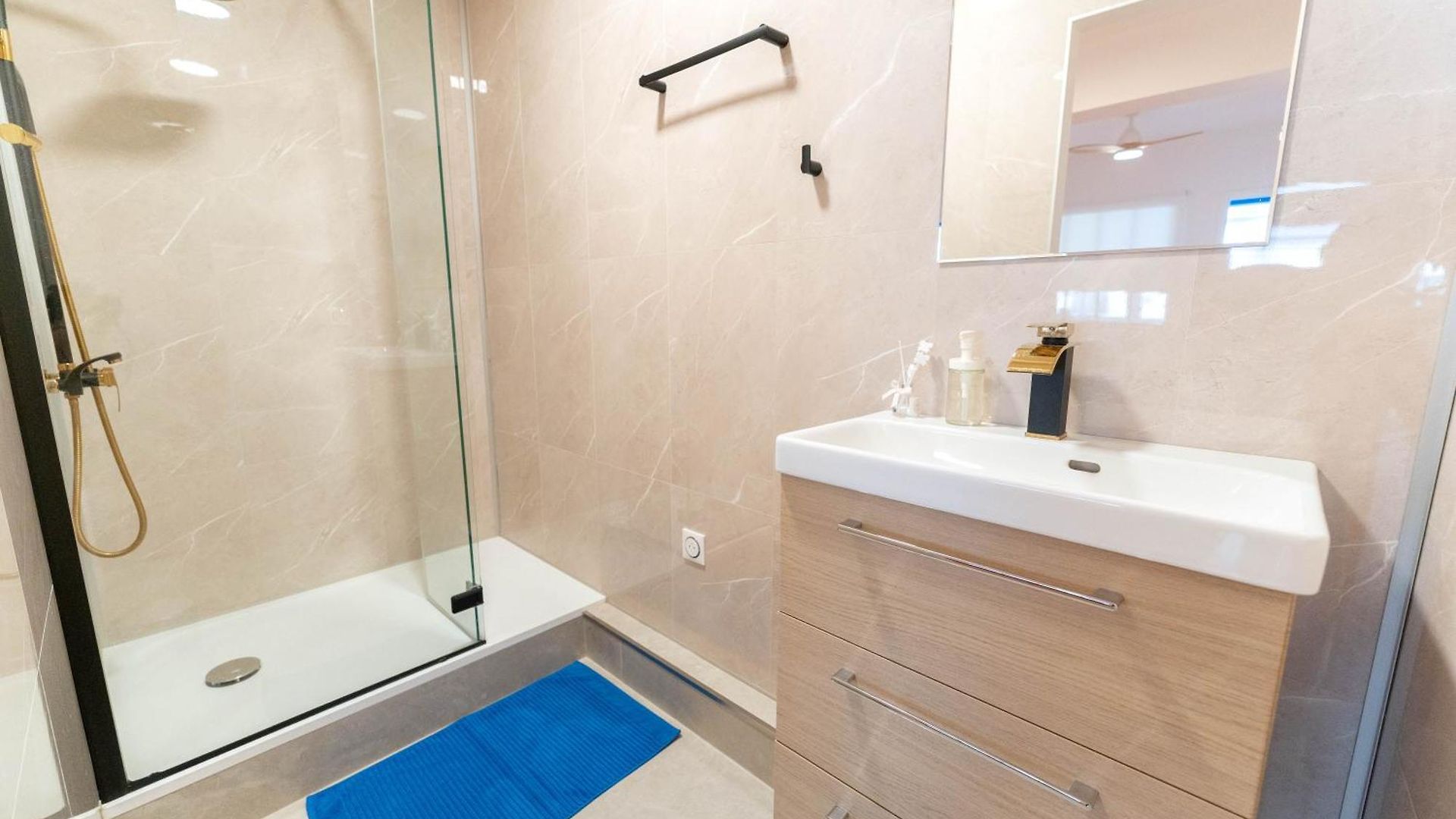Appartement Grand Idéal Famille, Proche Plage, Bon Emplacement Pour Visiter La Côte D'azur Nice
