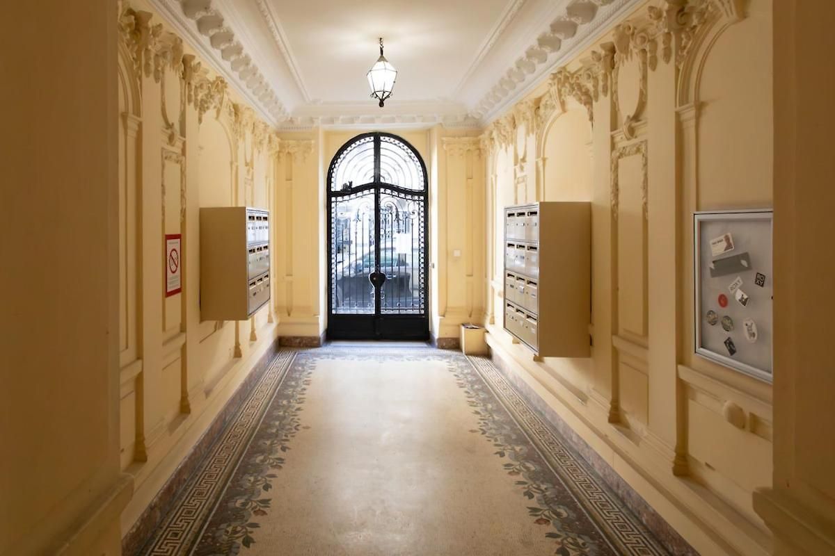 L10 Clemenceau Central, Next Train Station * Nice