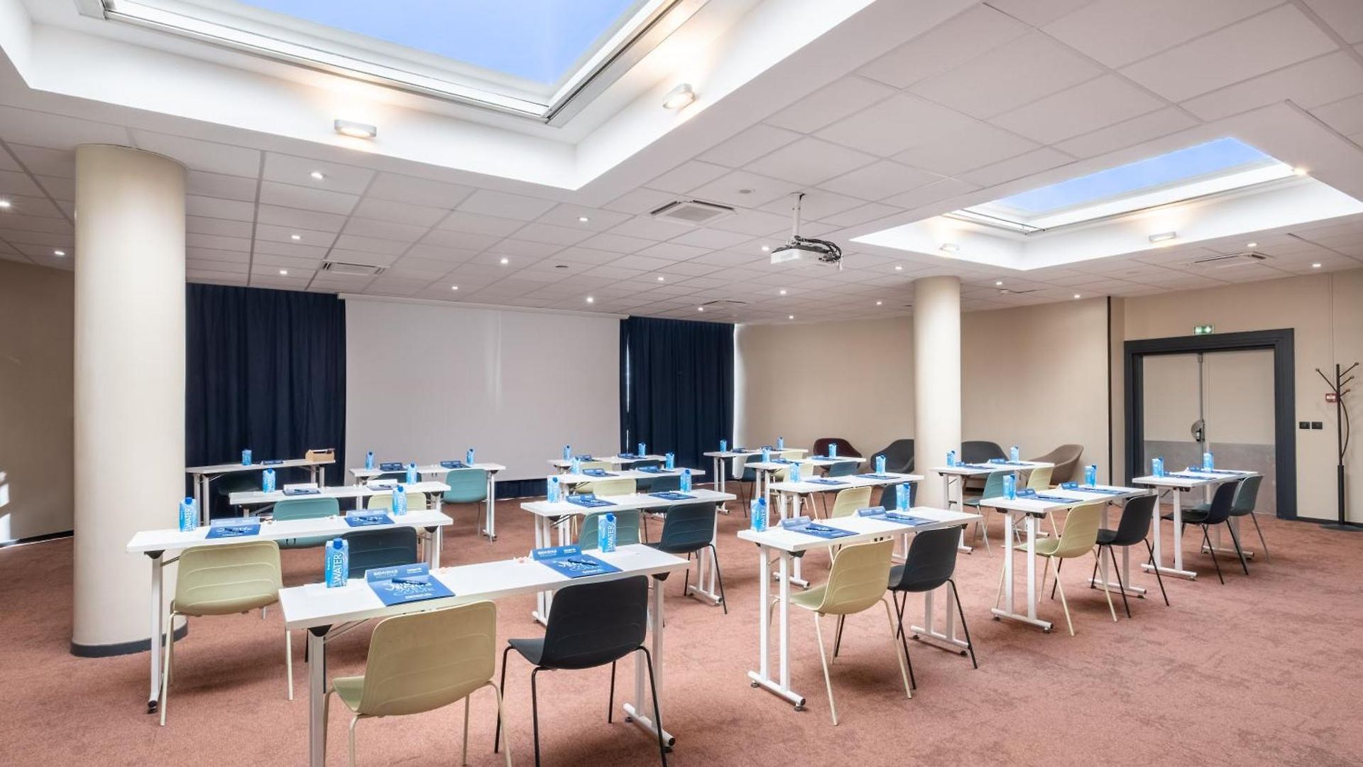 Hotel Campanile Prime - Airport