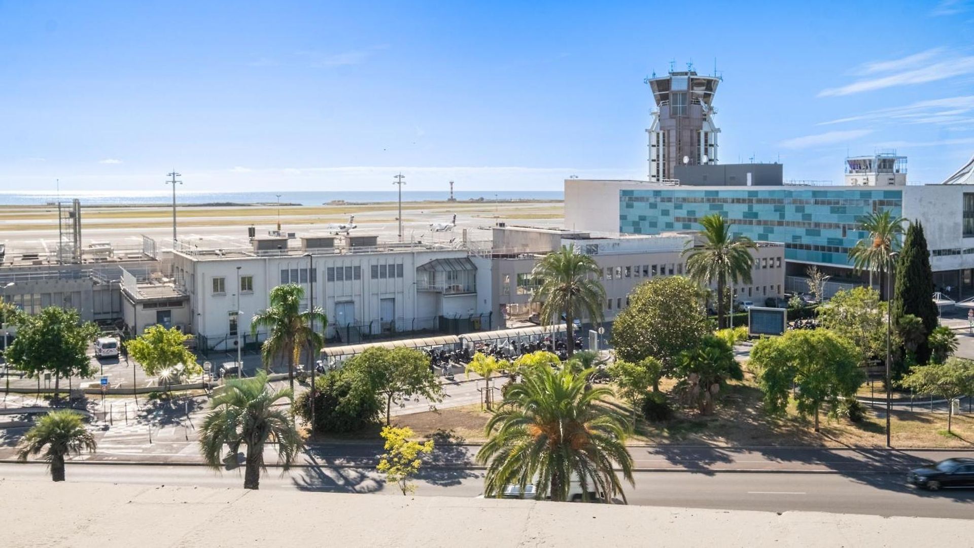 Hotel Campanile Prime - Airport