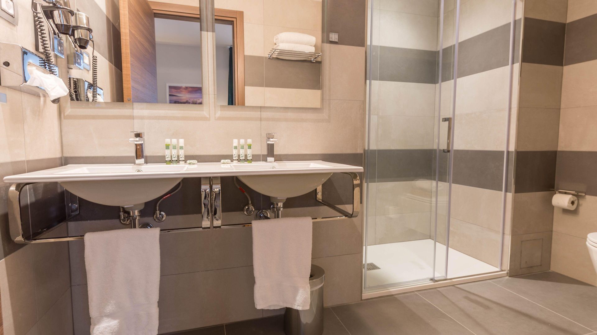 Azur Riviera Hotel 4*