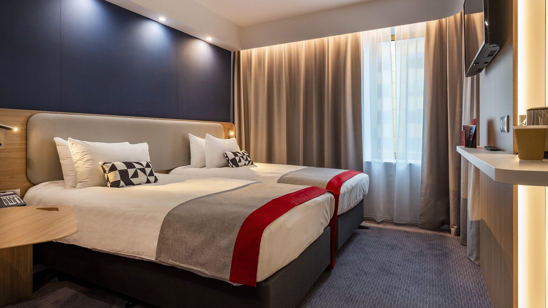 Express - - Grand Arenas By Ihg