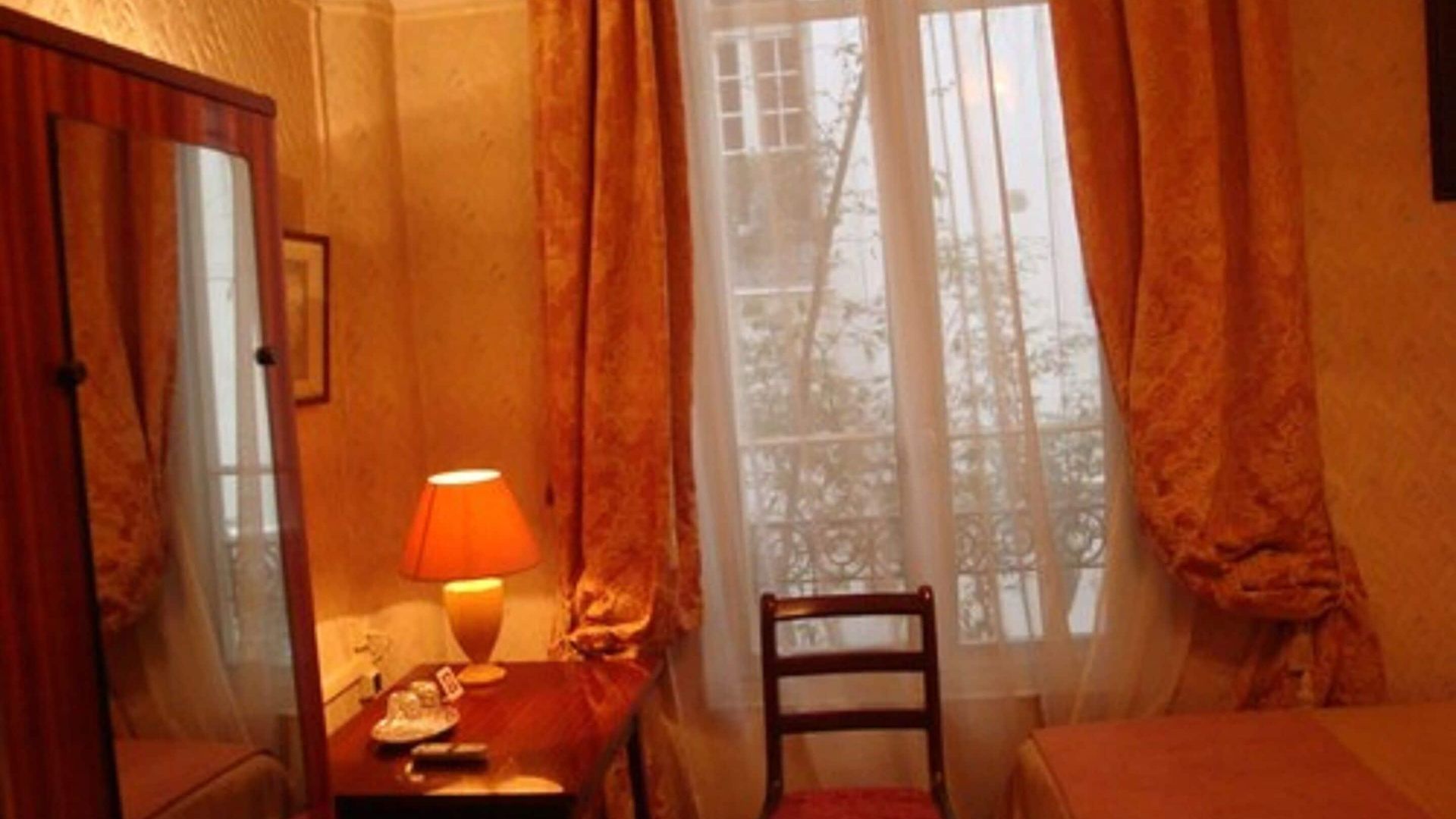 Cronstadt Hotel
